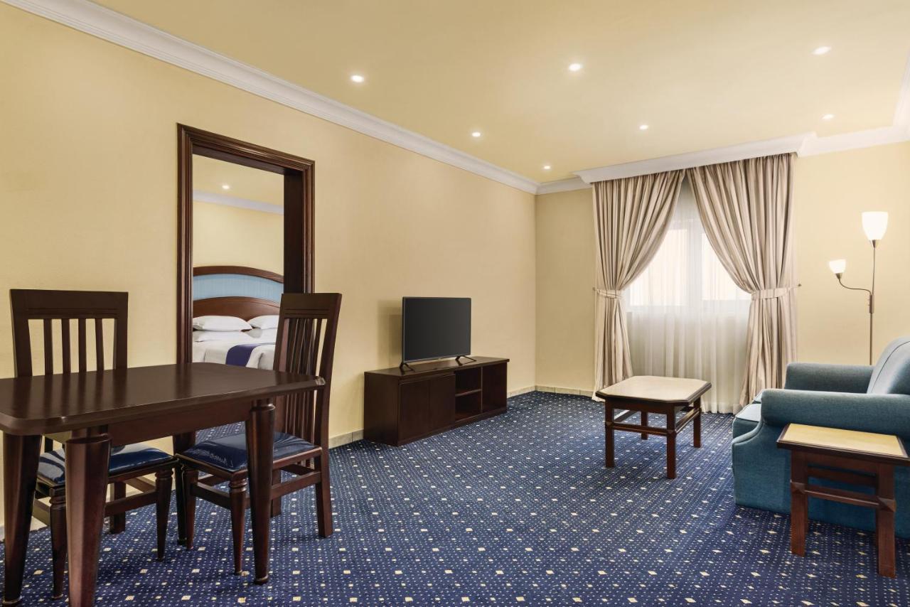 Howard Johnson Dammam Hotel Екстериор снимка