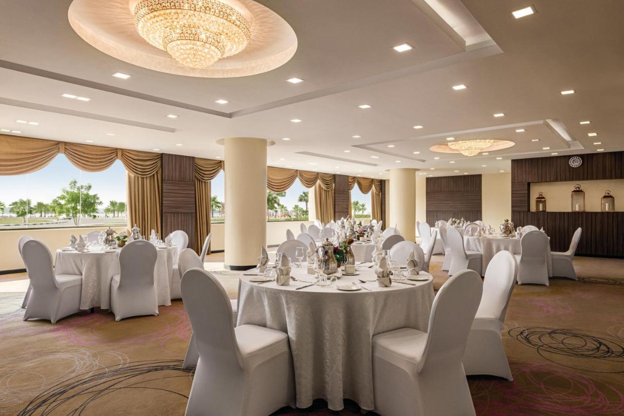 Howard Johnson Dammam Hotel Екстериор снимка