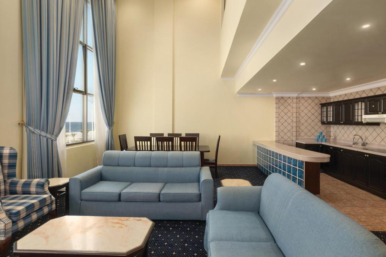 Howard Johnson Dammam Hotel Екстериор снимка