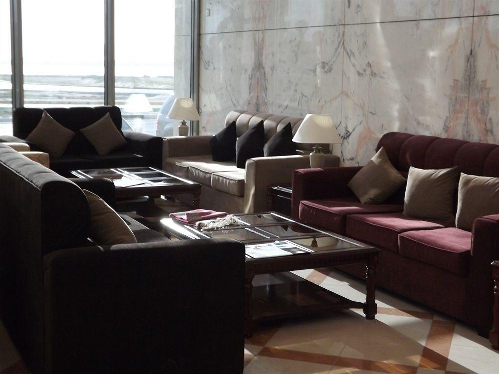 Howard Johnson Dammam Hotel Екстериор снимка