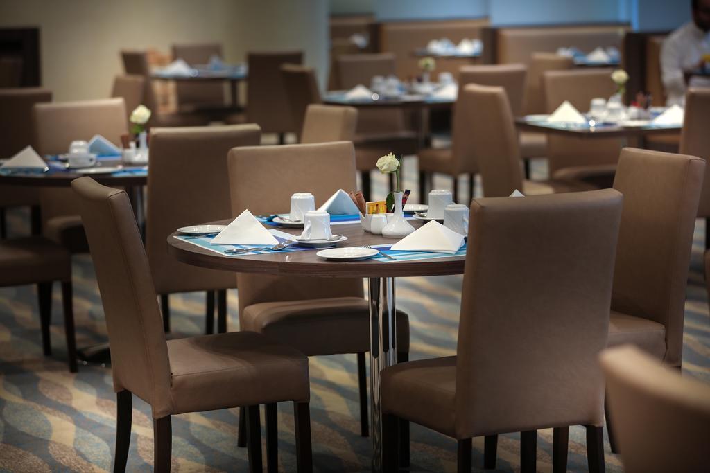 Howard Johnson Dammam Hotel Екстериор снимка